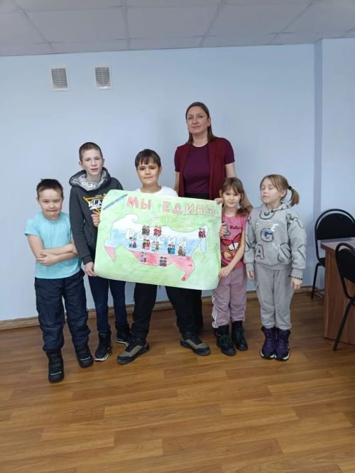 В КЦСОН «Надежда» состоялось профилактическое занятие «Мы едины»