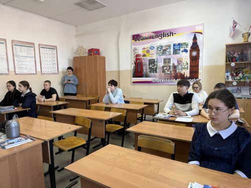 Безопасные каникулы: в гимназии №1 Агрыза напомнили о правилах дорожного движения