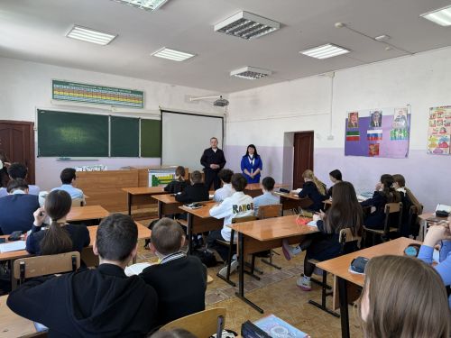 В преддверии каникул для школьников провели профилактическую беседу по ПДД