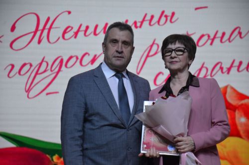 «Женщины – гордость района, сила страны»: в Агрызе чествовали женщин, кто внес многолетний вклад в развитие Агрызского района