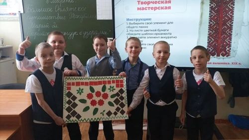 В Агрызской школе-интернате прошло занятие «Марийский сундук с узорами»
