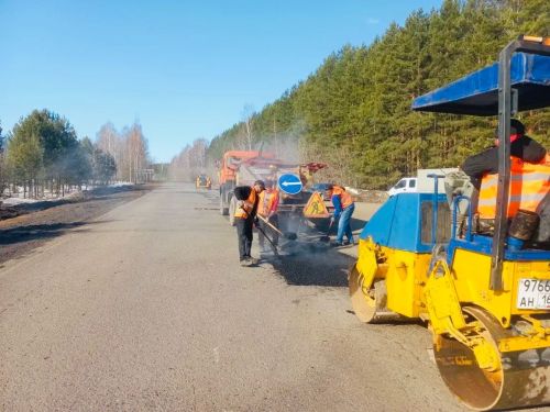В районе начался ямочный ремонт дорог
