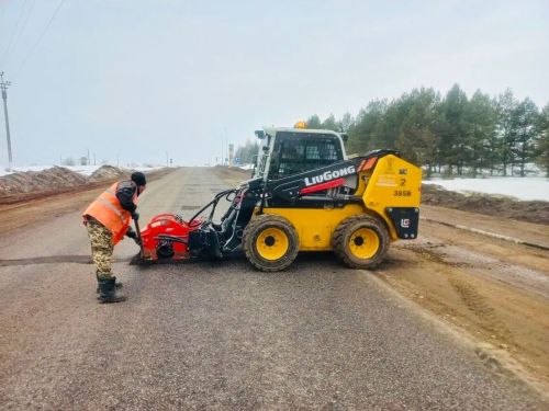 В районе начался ямочный ремонт дорог