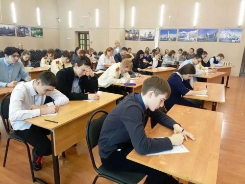 В школе №3 прошёл конкурс «Лучший знаток истории»