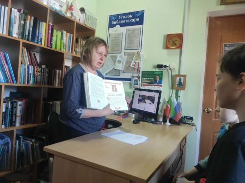 В Варклед-Бодьинской сельской библиотеке прошла литературная игра «Тайны и загадки книжных полок»