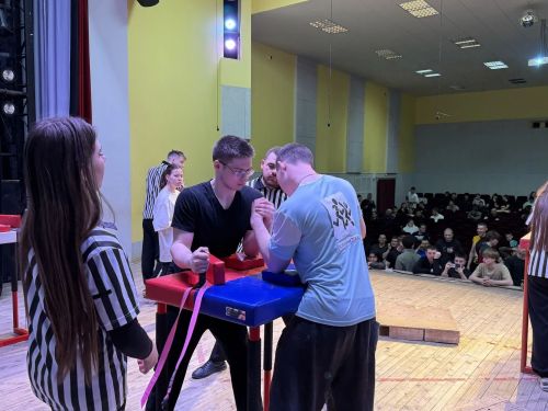 Агрызские спортсмены завоевали 11 медалей на республиканских соревнованиях по армрестлингу