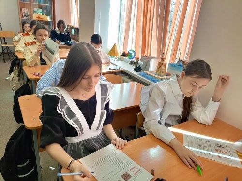 Конкурс знатоков искусства прошел в школе №2