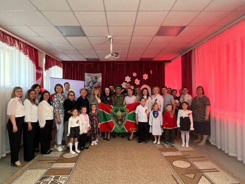 В детском саду № 9 города Агрыза прошел патриотический утренник