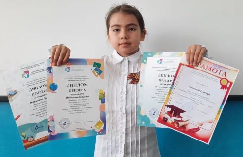«Тырышлыкның нәтиҗәсе»: Кичкетаң мәктәбе укучылары математика олимпиадаларында ике ел рәттән призер булды