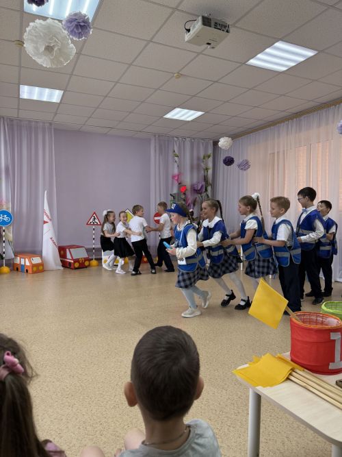 В детском саду № 6 города Агрыза прошла игра по ПДД «Знаем и соблюдаем!»
