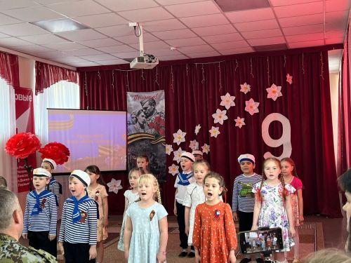 В детском саду № 9 города Агрыза прошел патриотический утренник
