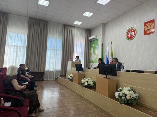 В Агрызском районе обсудили безопасность на дорогах