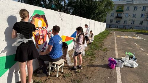 В Агрызе в рамках АРТ-фестиваля «Твой выбор» состоялся мастер-класс по граффити «Пробуди творца»
