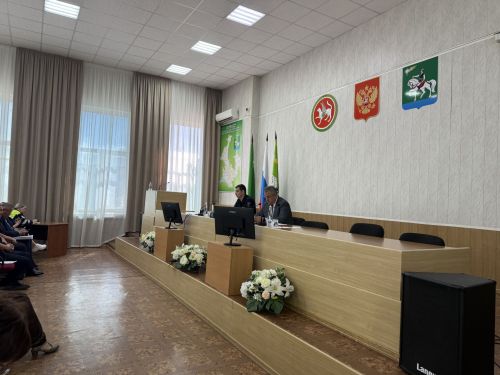В Агрызском районе обсудили безопасность на дорогах