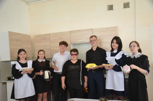 Проект «Счастливое детство каждому»: как в Красноборской школе учат готовить будущих студентов