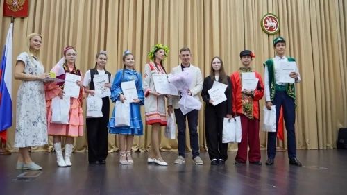 Учащиеся Бимской школы и Сарсак-Омгинского лицея приняли участие в конкурсе чтецов в Казани