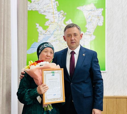 В администрации района прошло награждение педагогов и библиотекарей