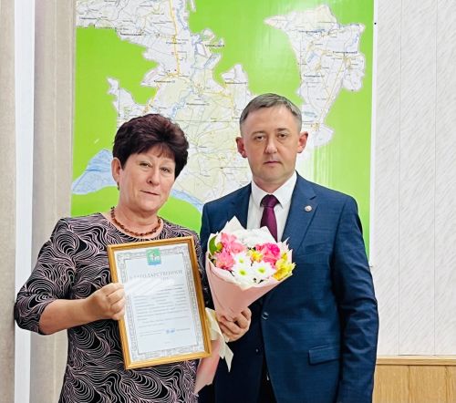 В администрации района прошло награждение педагогов и библиотекарей