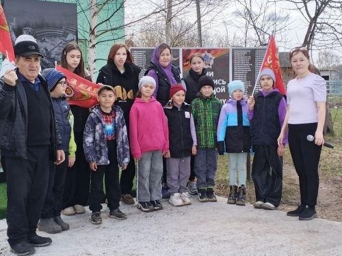 В Девятернинской школе провели велопробег к 81-й годовщине Победы