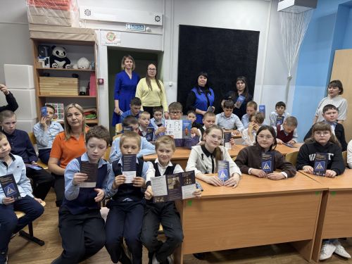 В Агрызской школе-интернате прошло занятие по безопасности дорожного движения