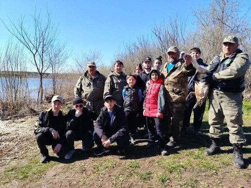 Спасённого лебедя-кликуна выпустили на волю в заказнике «Кичке-Тан»