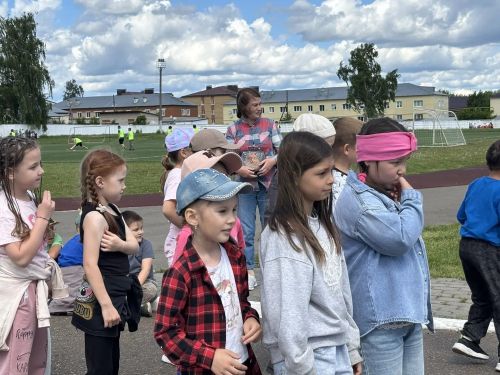 Мелок, мяч и загадки из мультиков: в Агрызе стартовали праздничные мероприятия, посвященные Дню защиты детей