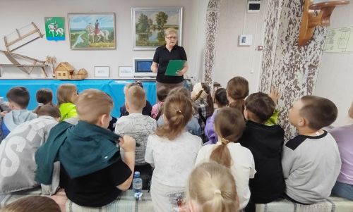 В музее Агрызского района прошёл урок «История коррупции» для школьников
