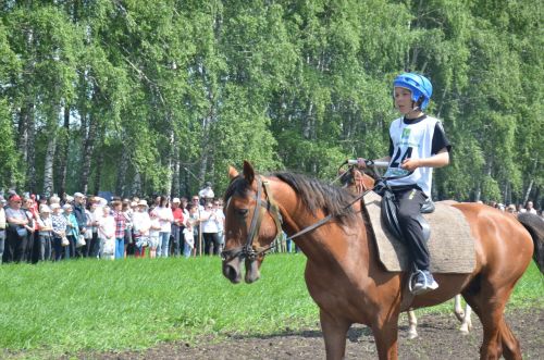 На ипподроме в рамках празднования Сабантуя в Агрызе прошли конные скачки