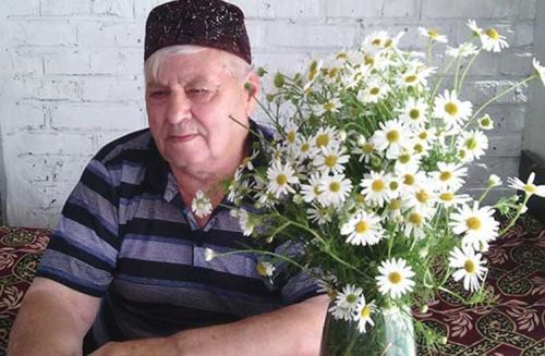 Район үзәк китапханәсендә шагыйрь Чыңгыз Мусинга багышланган «Күңелләрдә, сүздә, җырда...» исемле китап күргәзмәсе эшли