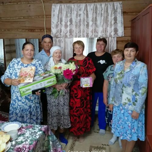 В Кичкетане поздравили с юбилеем ветерана педагогического труда