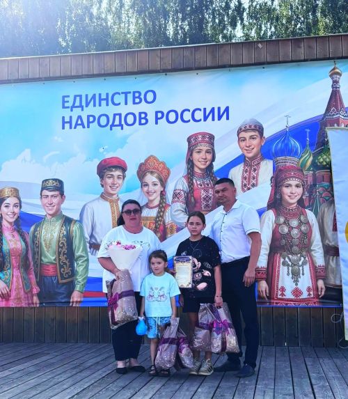 За плечами — вся семья: в Агрызе наградили родных защитников Отечества