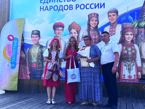 В День семьи, любви и верности в Агрызе отметили приемные семьи с большим стажем