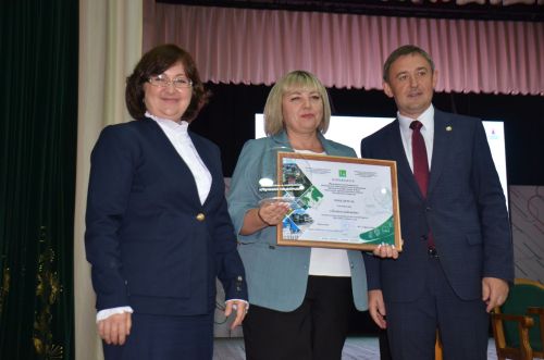 В Агрызе наградили лучших педагогов и руководителей образовательных учреждений