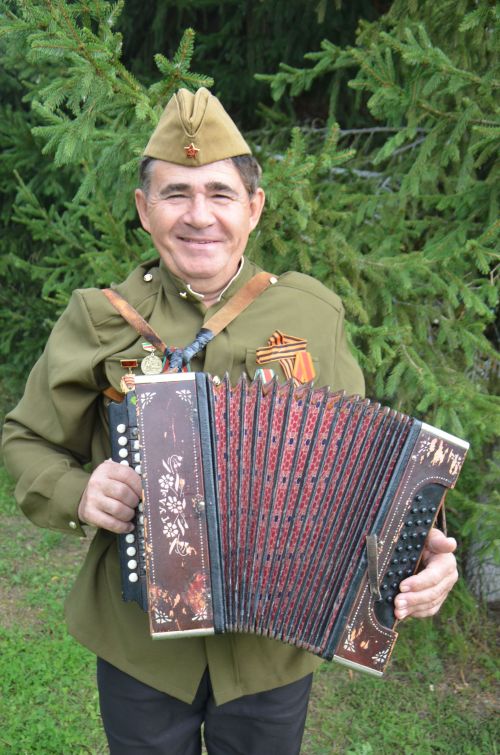 Күңелләрдән – гармуннарга, гармуннардан – авылларга
