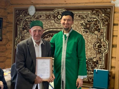 Кодаш мәчетенең 20 еллыгы уңаеннан оештырылган дини бәйрәм барышында бүләкләүләр булды