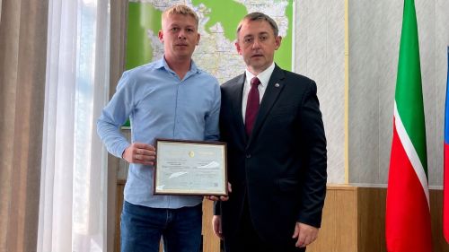 В Агрызском районе вручили свидетельства лауреатов Электронной доски почета Татарстана