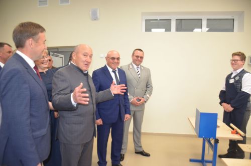 Киләчәккә юл яңа гимназиядән башлана
