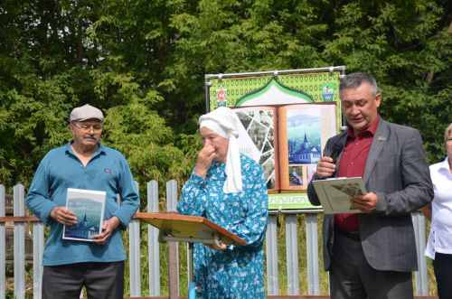 Связующий мост времен: презентация книги «Сукман — родина предков» прошла в родном селе авторов