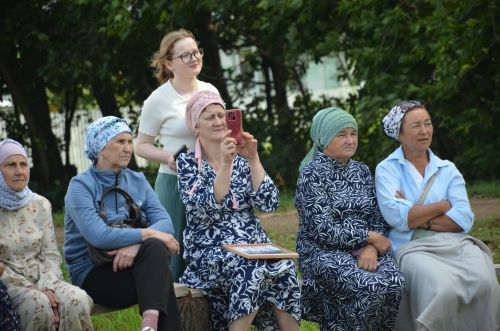 Связующий мост времен: презентация книги «Сукман — родина предков» прошла в родном селе авторов
