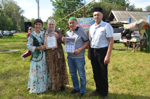 Связующий мост времен: презентация книги «Сукман — родина предков» прошла в родном селе авторов