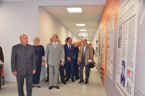 Киләчәккә юл яңа гимназиядән башлана