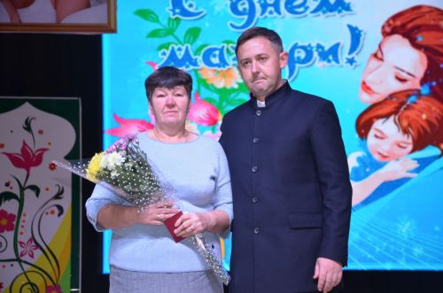 Концерт ко Дню матери