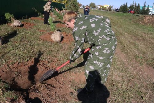 Новая аллея в честь Асафа Абдрахманова в Агрызе