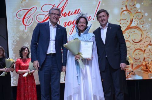 Новогоднее представление «Новогоднее путешествие» для детей Агрызского района
