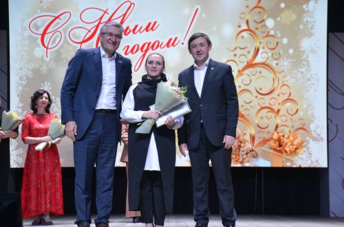 Новогоднее представление «Новогоднее путешествие» для детей Агрызского района