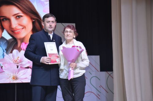 «Сердце мира – в руках матерей»: в Агрызском районе с размахом отметили День матери