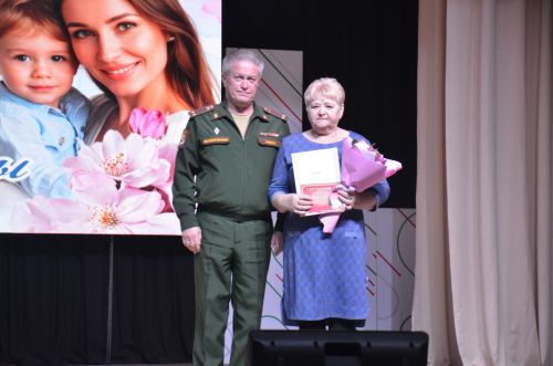 «Сердце мира – в руках матерей»: в Агрызском районе с размахом отметили День матери