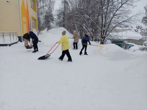 Общегородской субботник борьбы со снегом