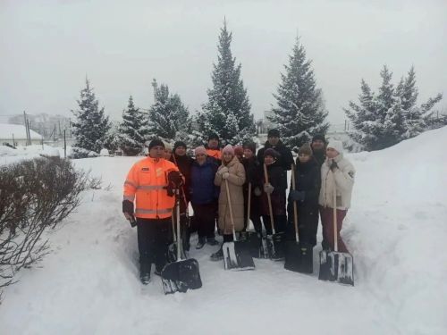 Общегородской субботник борьбы со снегом