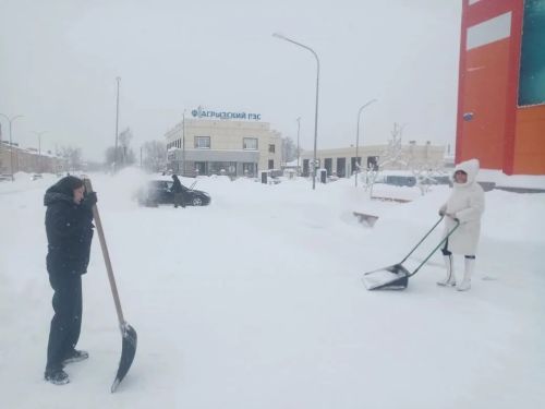 Общегородской субботник борьбы со снегом